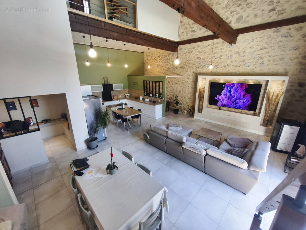 Maison à NISSAN-LEZ-ENSERUNE
