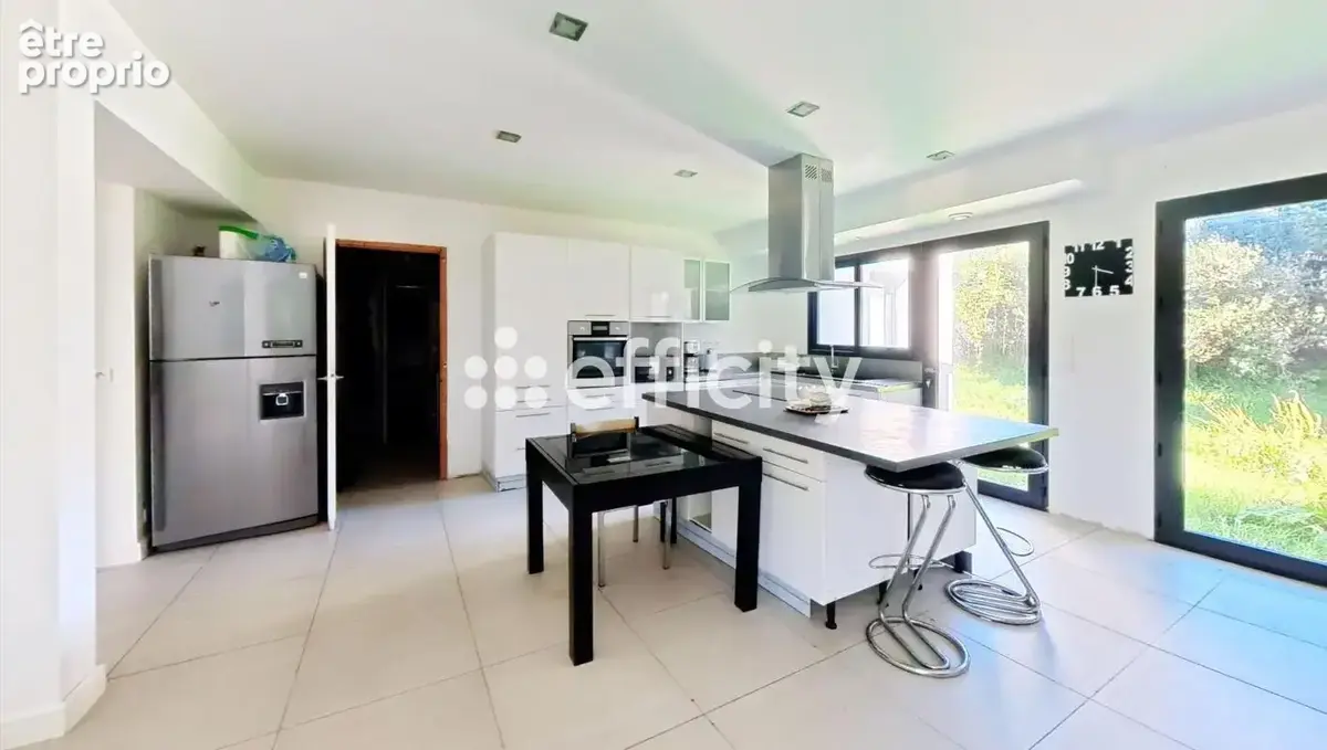 Maison 8 pièces 220 m² à vendre à Ergue-Gaberic (29500) - photo 5