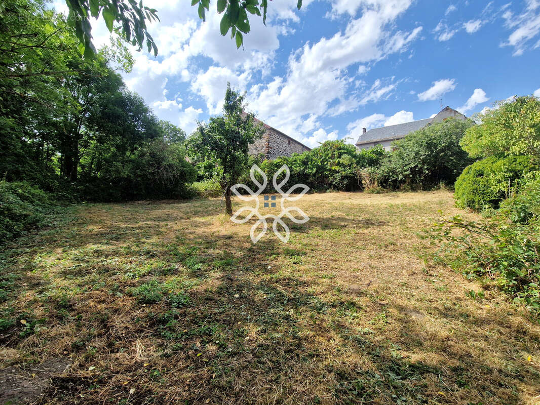 Maison de campagne avec dépendances et terrain de 1 193 m2 à Laurie - photo 26