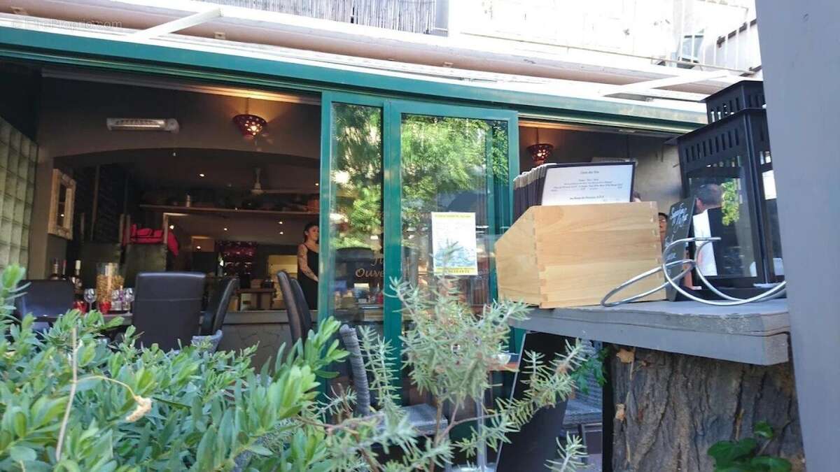 Photo 4 - Commerce à CARQUEIRANNE