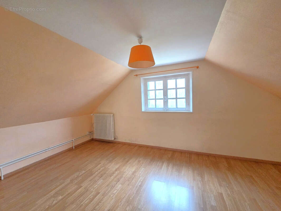 Maison à BREZOLLES