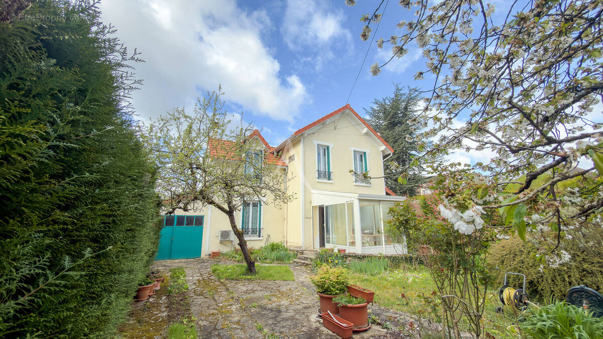 Maison à MONTGERON