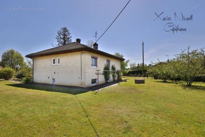 Maison à PONT-DE-VAUX