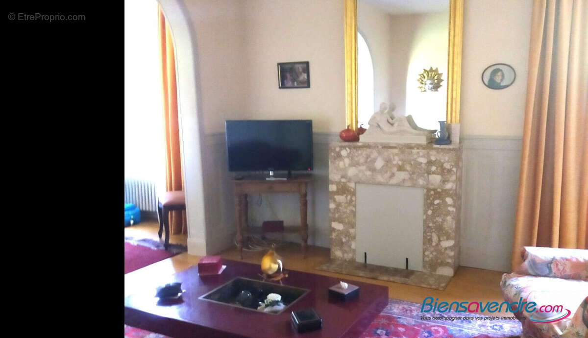 Maison à SAINT-JULIEN-L&#039;ARS