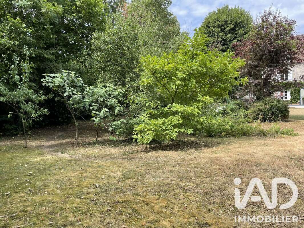 Maison 440 m² à Fontaine-Chaalis  - photo 4