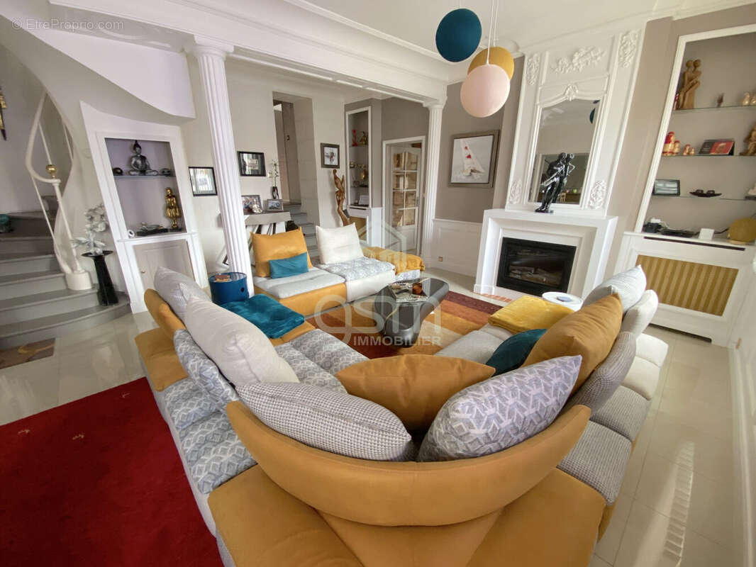 Maison 212 m² à Sainte-Maure-De-Touraine  - photo 4
