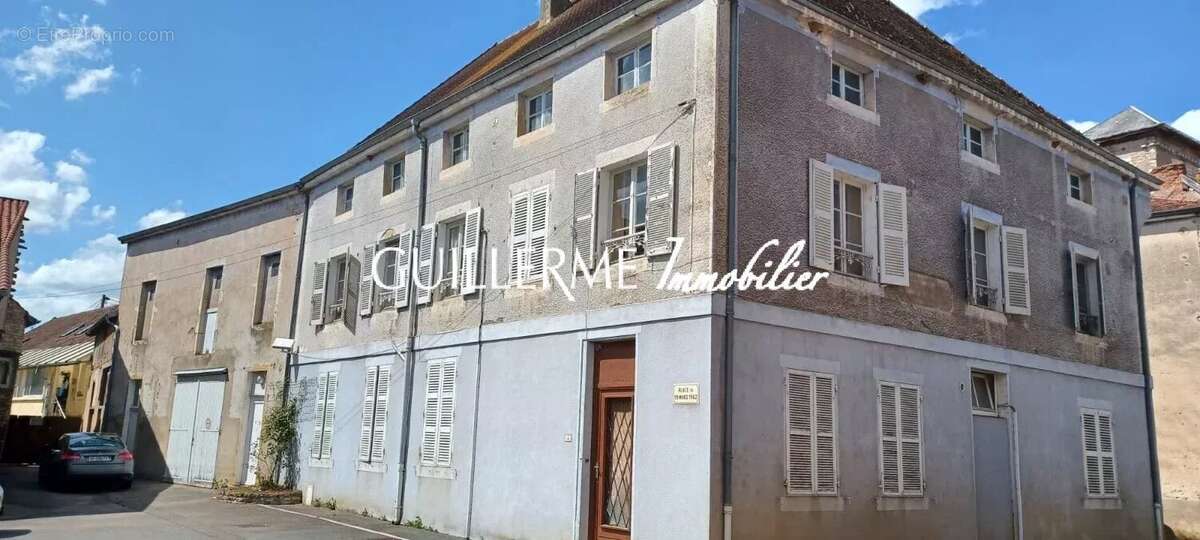 Immeuble en pierre, coeur de village, idéal investisseur - photo 3