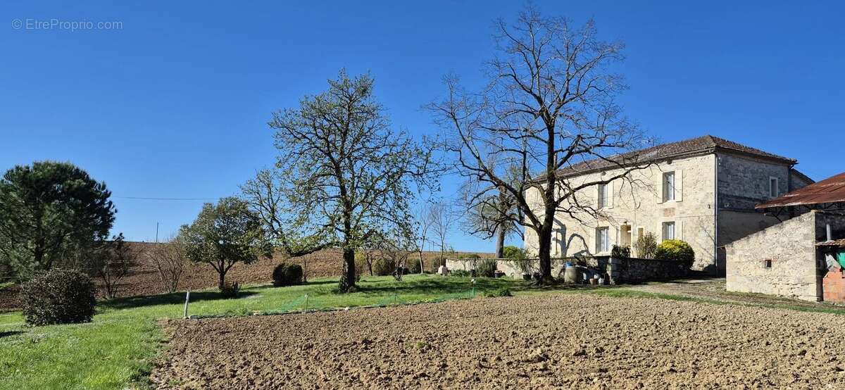 Maison à LA SAUVETAT-DE-SAVERES