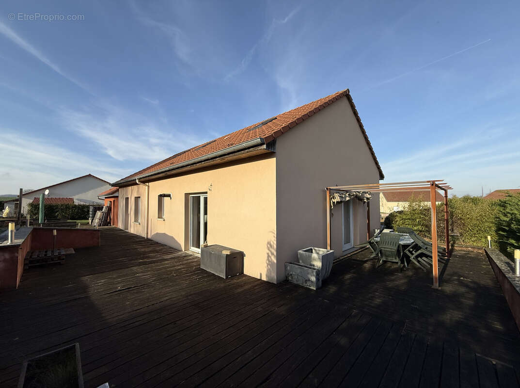 Maison à DOMBROT-LE-SEC