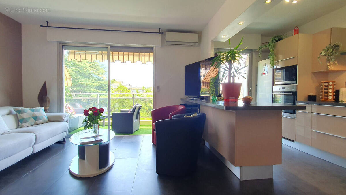 Appartement à MANDELIEU-LA-NAPOULE