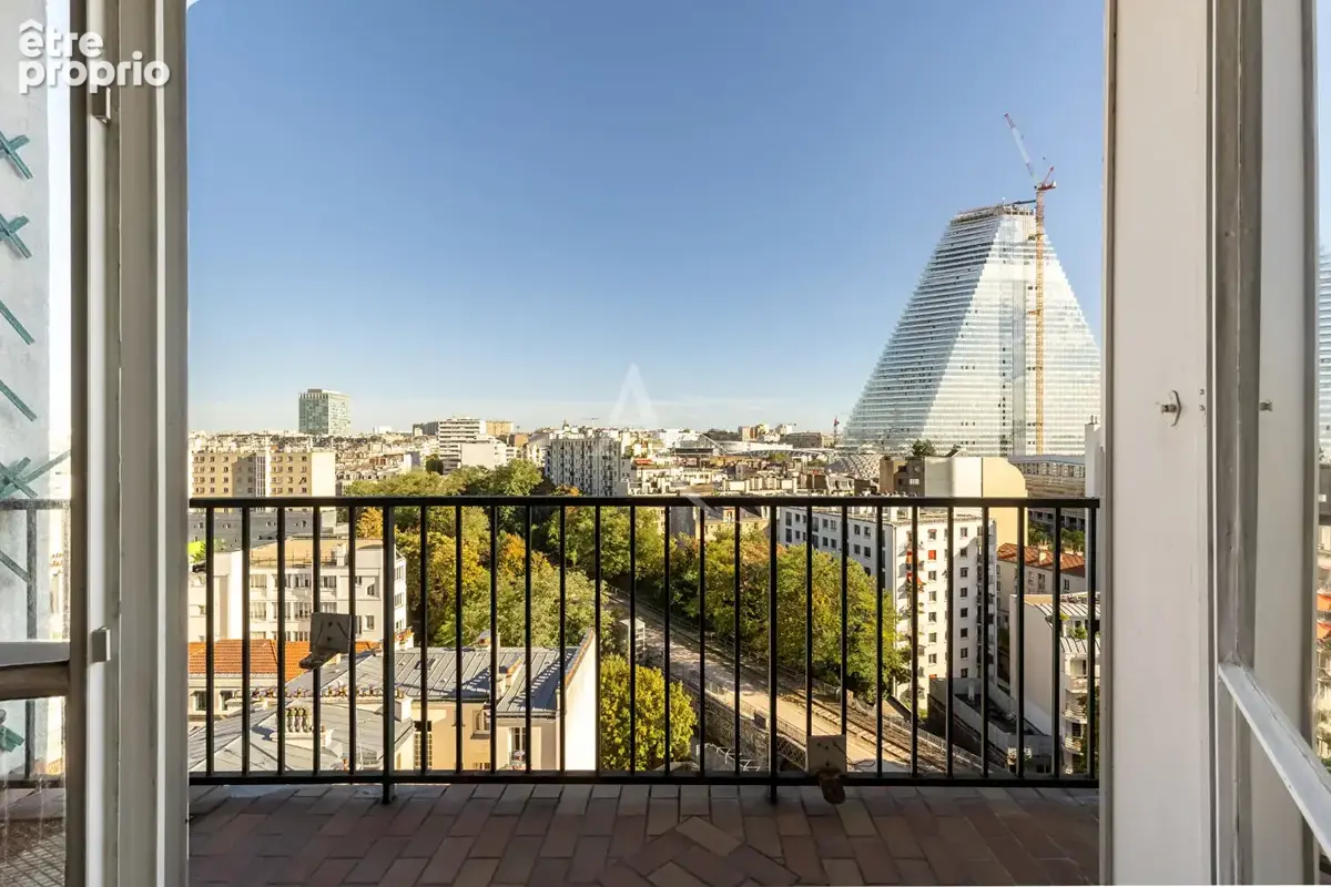 LOURMEL - Dernier étage, vue dégagée et balcon plein ciel. Parking - photo 8