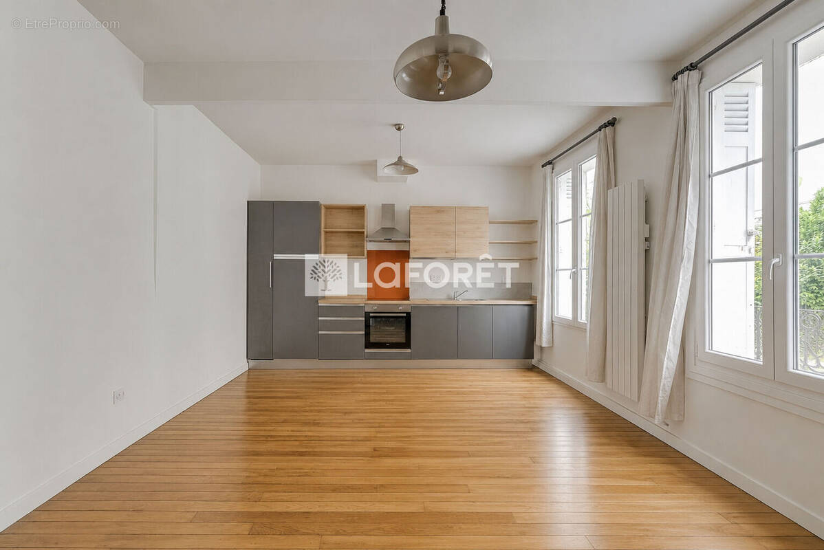 Appartement à PARIS-15E