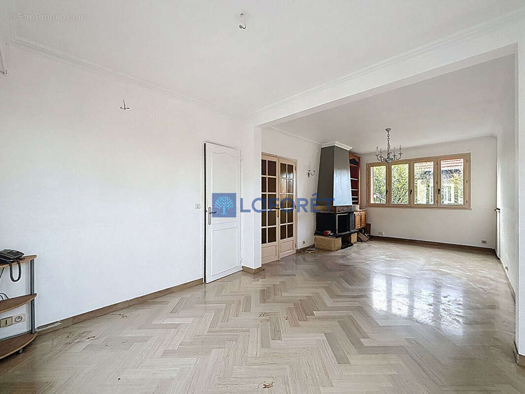 Maison à SAVIGNY-SUR-ORGE