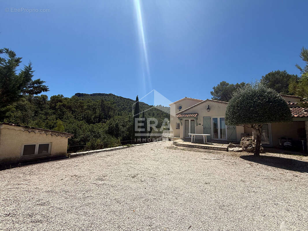 Maison à SAINT-MAXIMIN-LA-SAINTE-BAUME