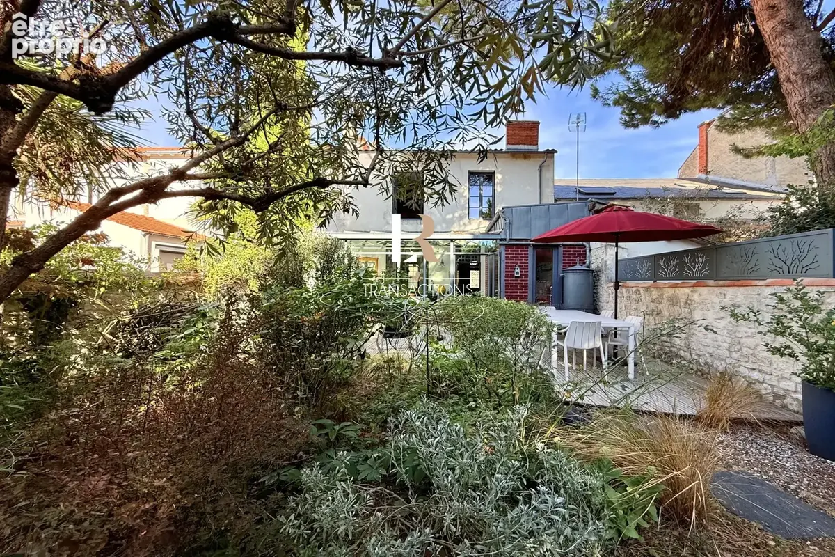 LR Transactions - La Genette - Maison de caractère avec joli jardin arboré - photo 33