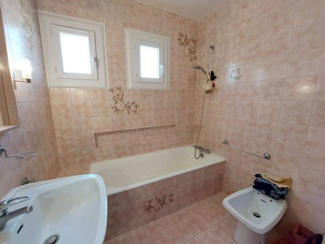 Maison à JONZAC