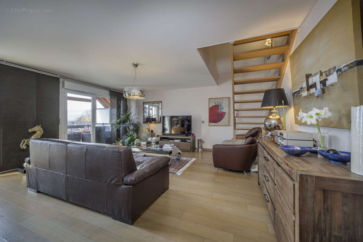 Appartement à POISY