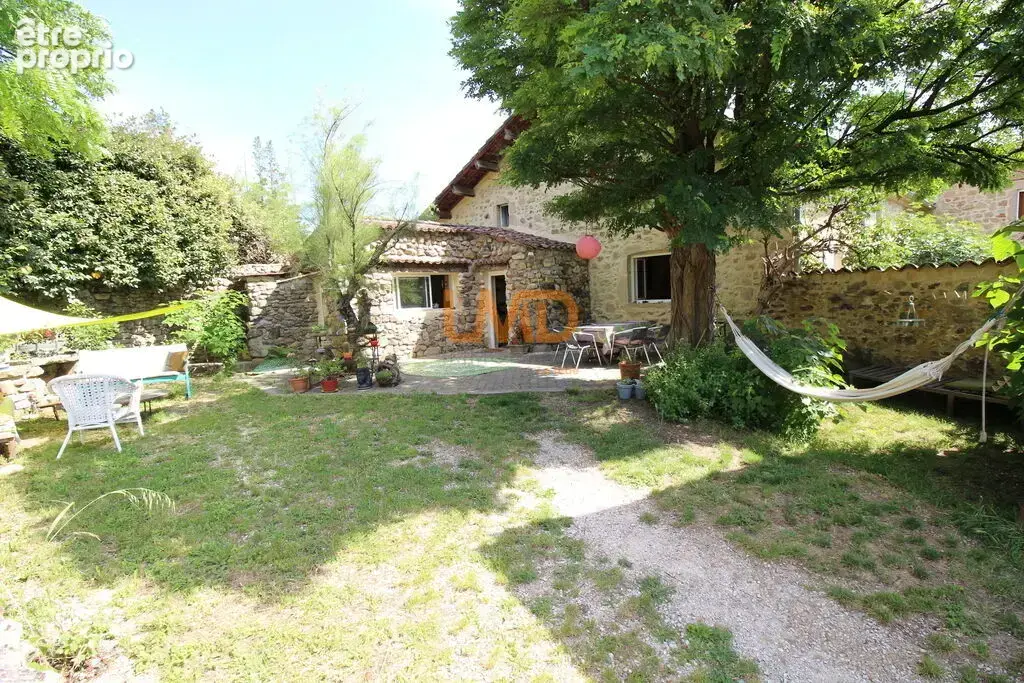 Propriété de caractère avec 2 gîtes, piscine et terrain construc - photo 8