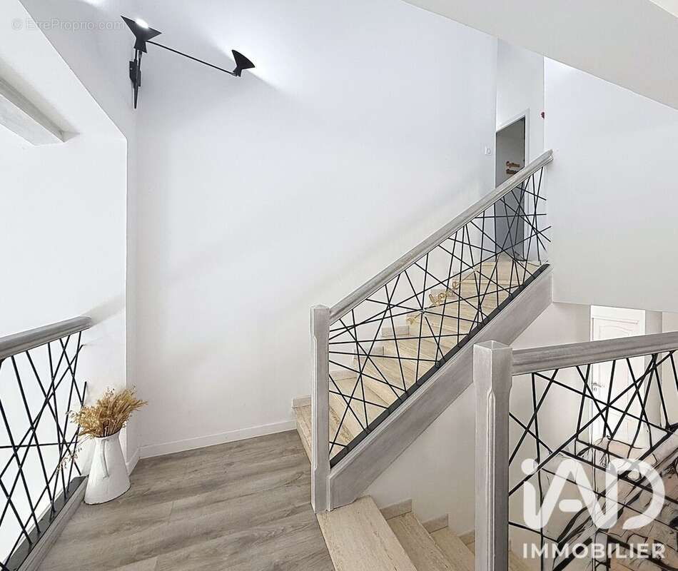 Maison 142 m² à Montauroux  - photo 8