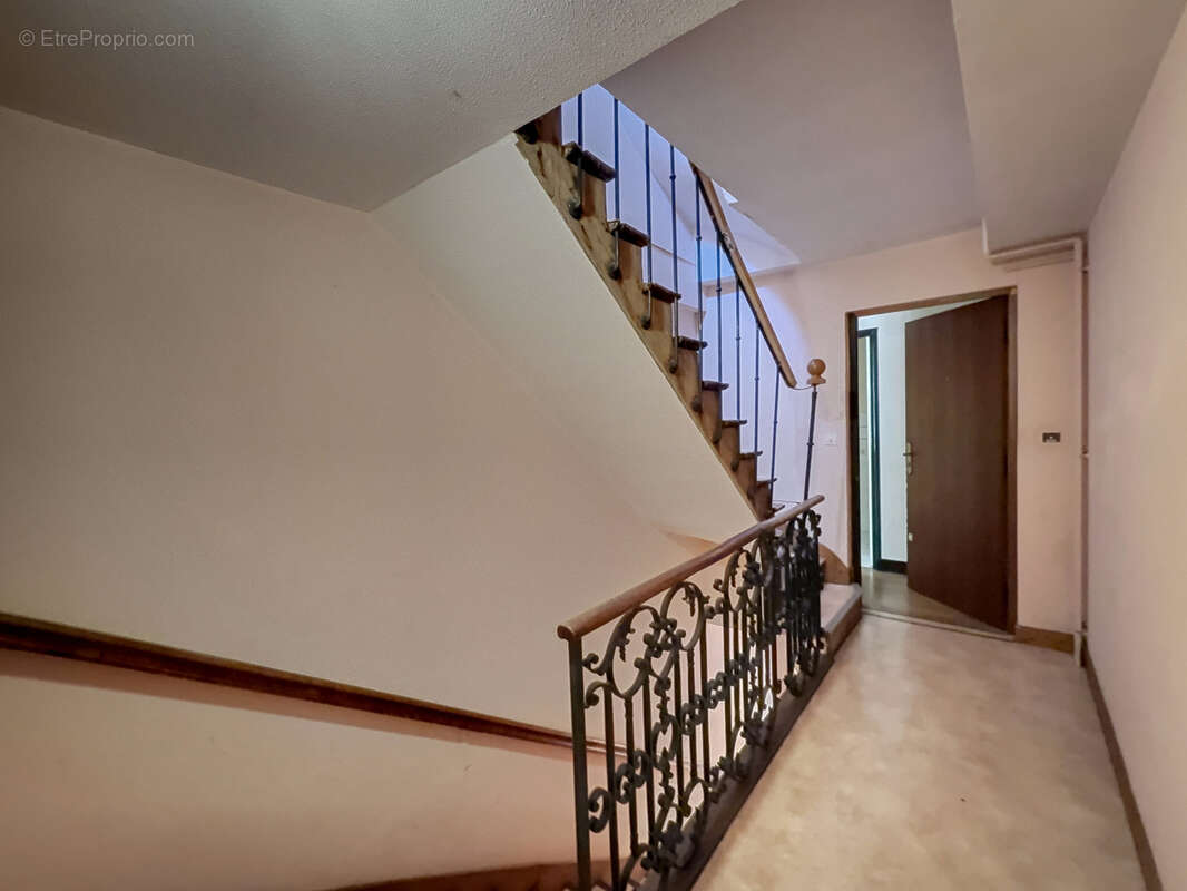 Appartement à CONTREXEVILLE
