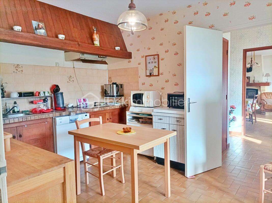 Maison au cœur du village de Cazals : Calme & Commodités à portée de main - photo 4