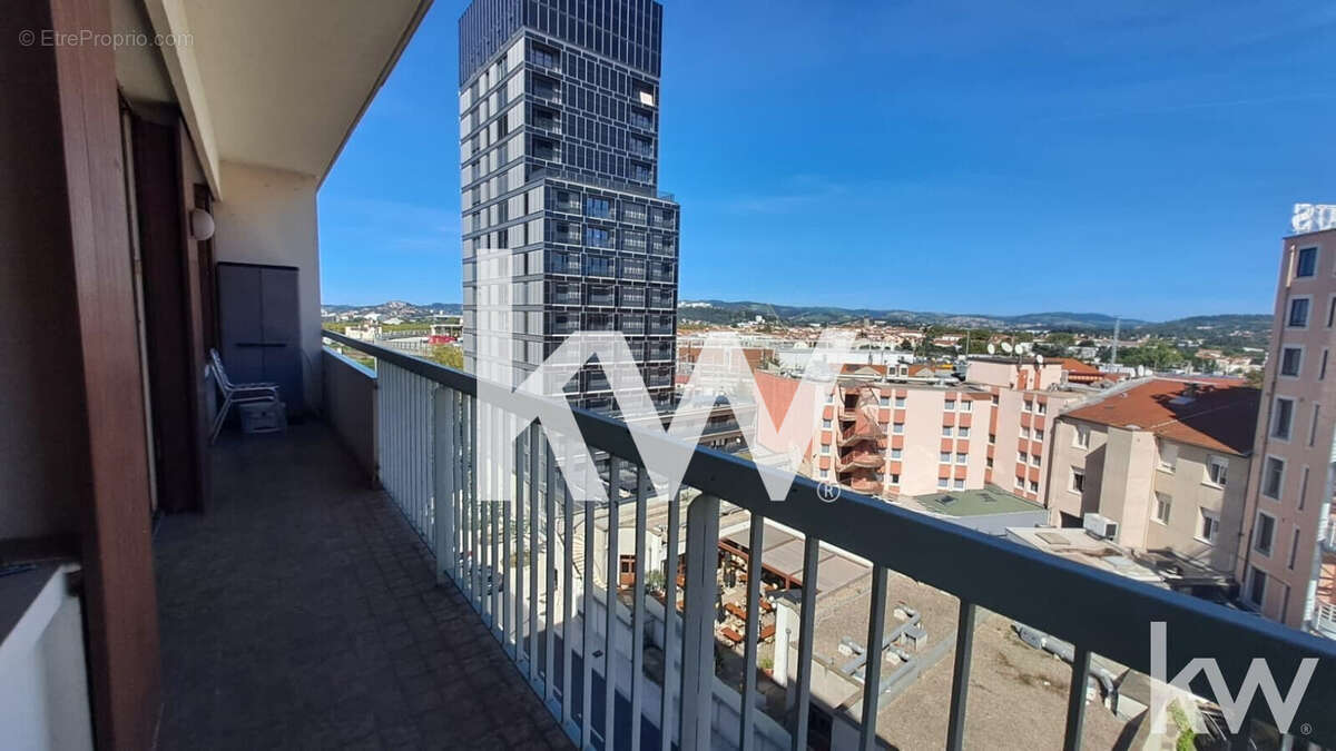 Appartement à SAINT-ETIENNE