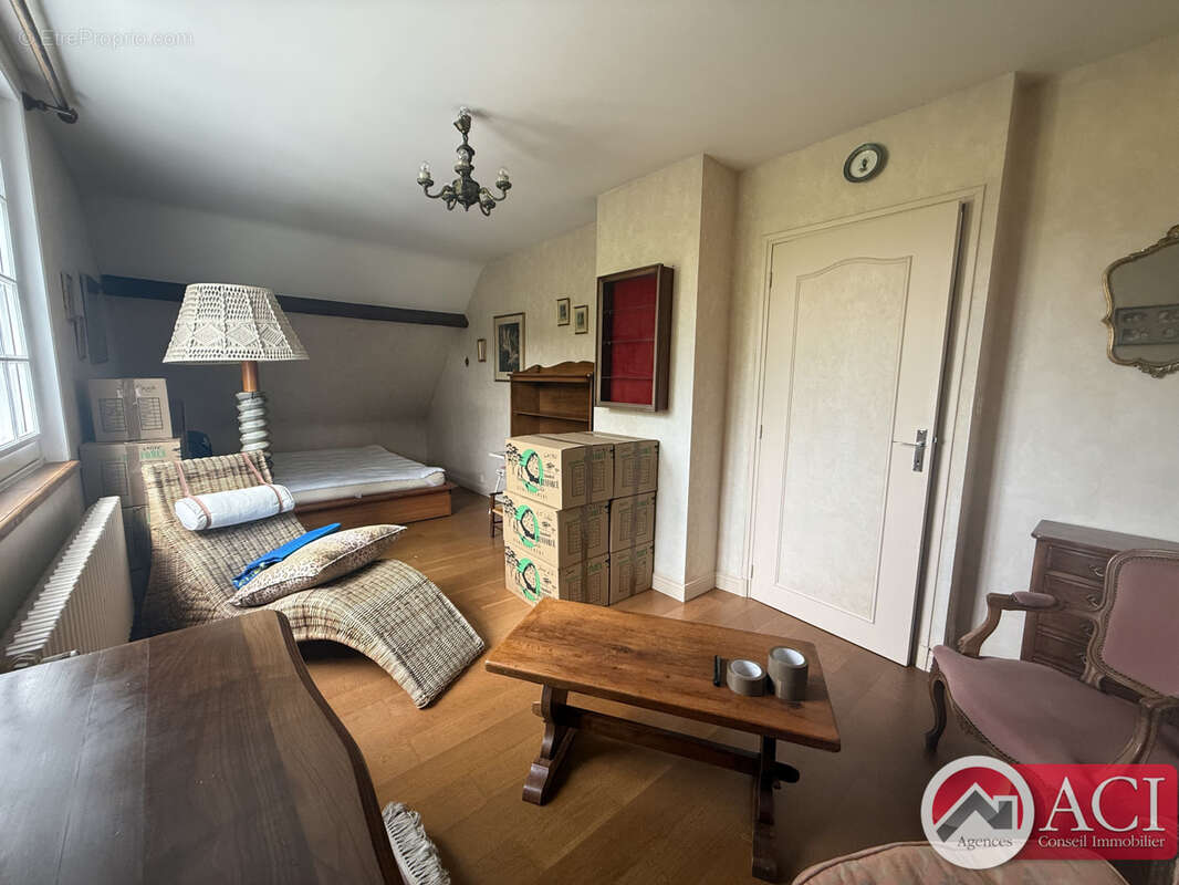 Maison à SAINTE-GENEVIEVE