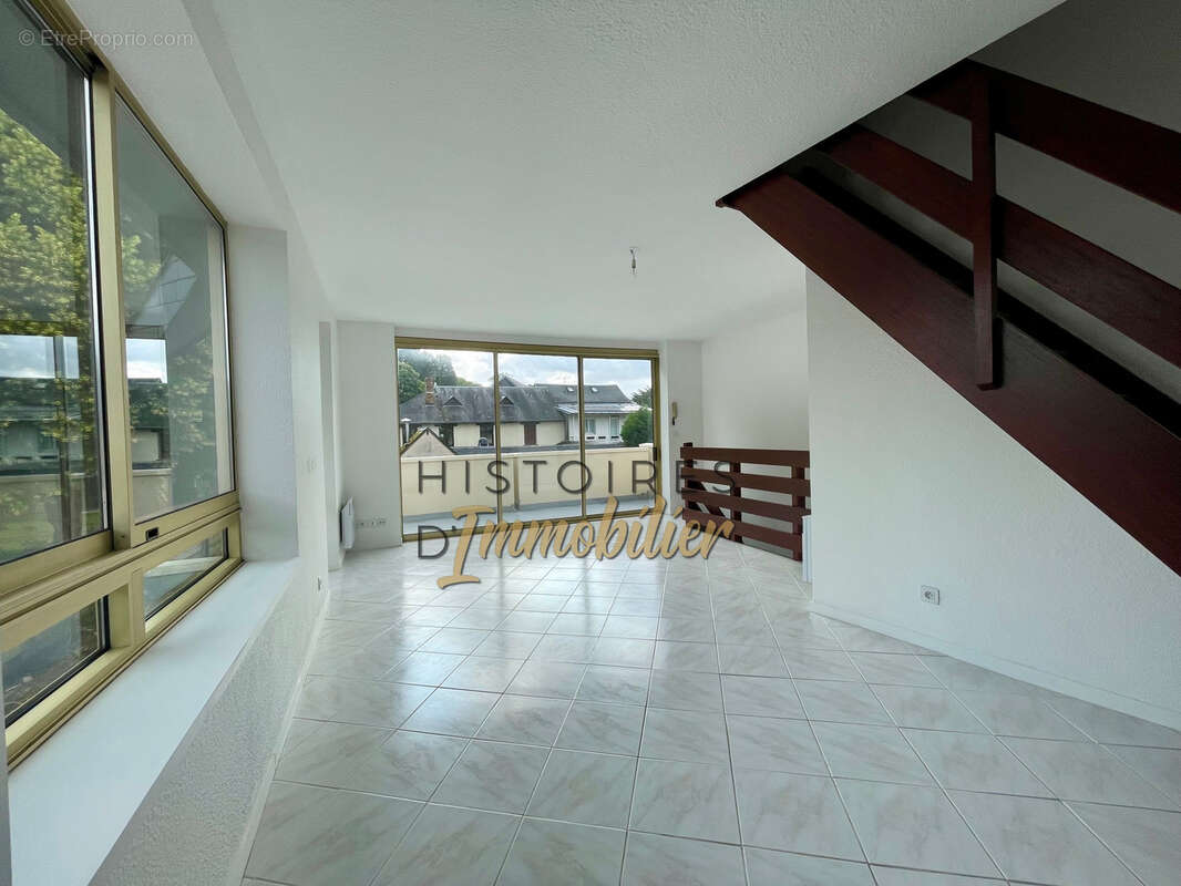 Appartement à MONT-SAINT-AIGNAN