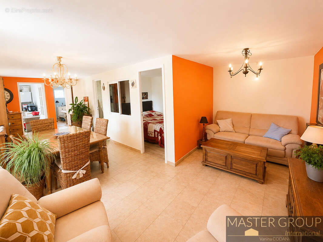 AJACCIO   Superbe villa de près de 200 m2 avec piscine, 6 chambres, deux appartements indépendants, garage et - photo 22