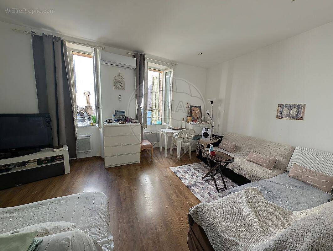 Appartement à MARSEILLE-2E