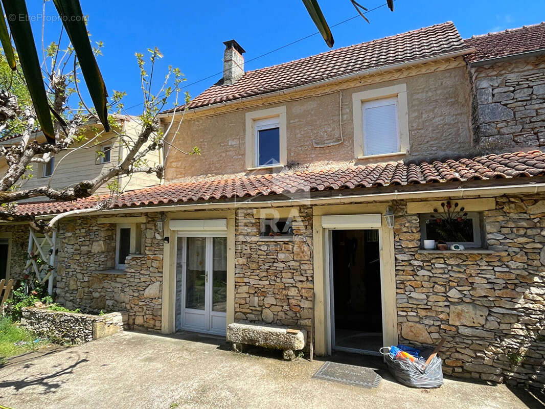 Maison à COULAURES