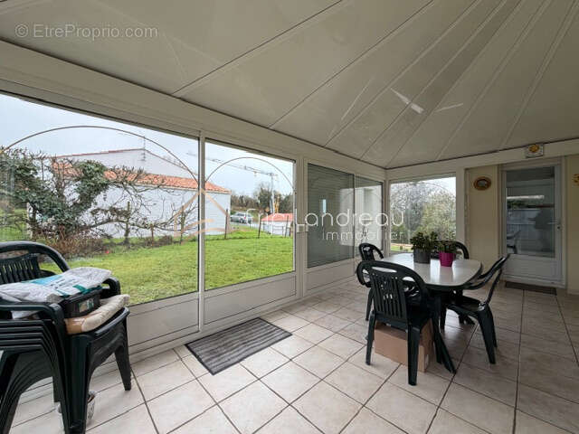 Maison 4 pièces avec grand garage proche commerces - photo 2