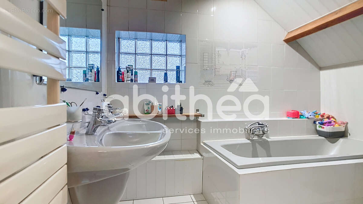 Maison à SAINT-PARRES-AUX-TERTRES