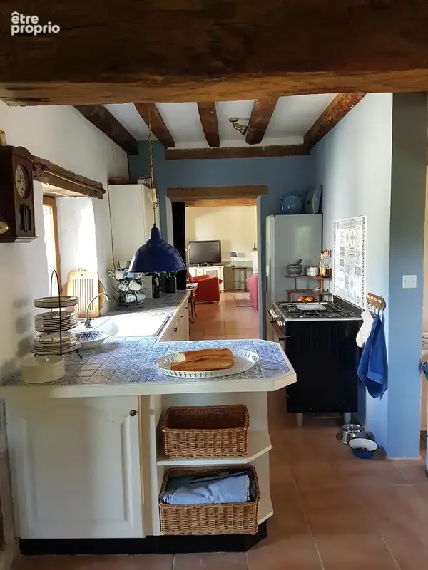 Chappes   Maison de caractère, grande grange, verger et superbe vue sur la campagne - photo 3