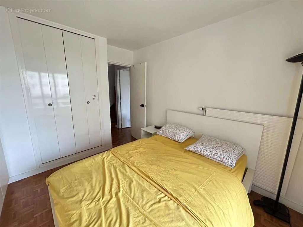 Appartement à PARIS-19E