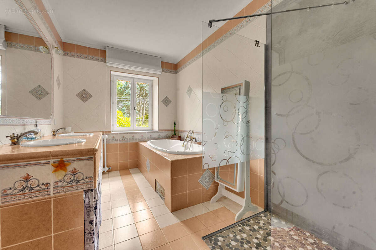 Toulousaine rénovée de 209 m² avec Jardin & Piscine - photo 5