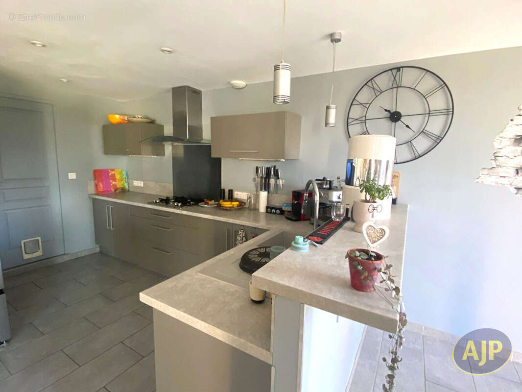 Maison à LA MEMBROLLE-SUR-LONGUENEE