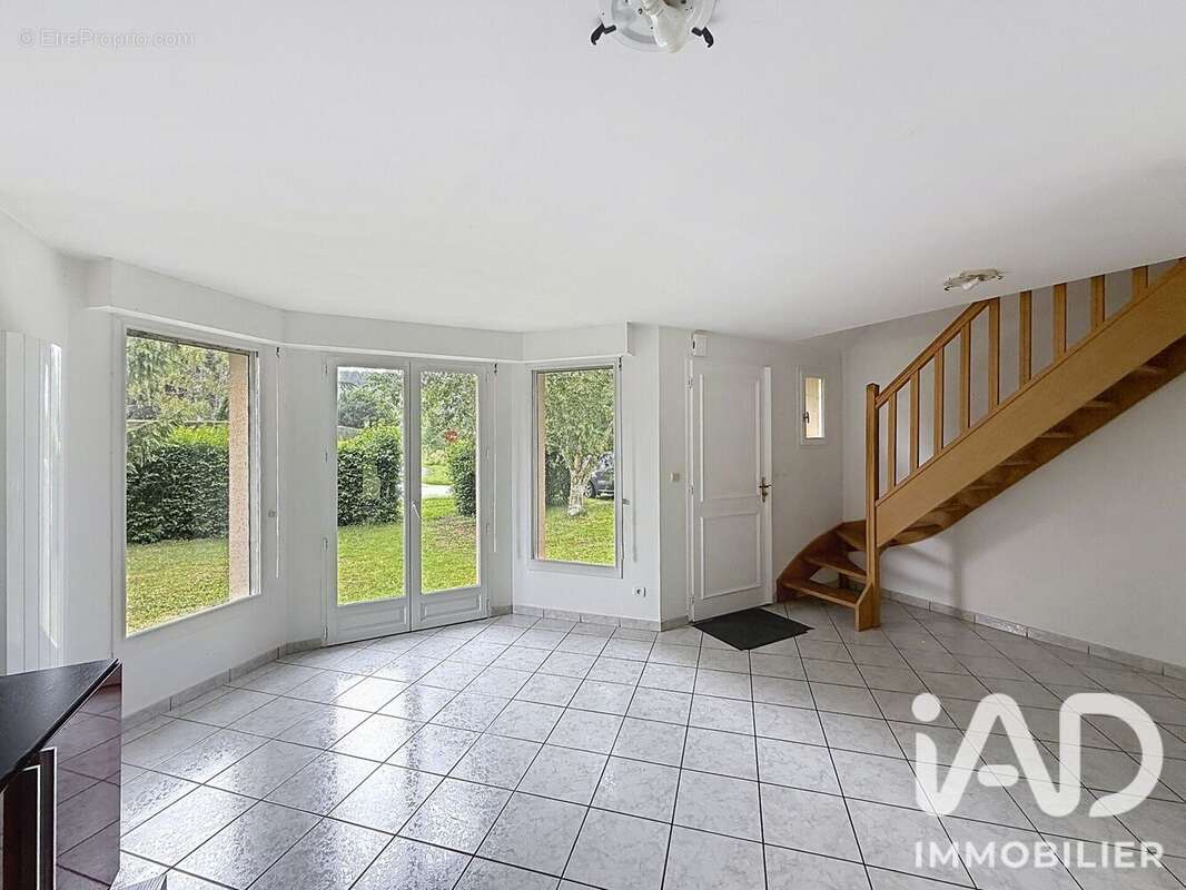 Maison 101 m² à Guizancourt  - photo 3