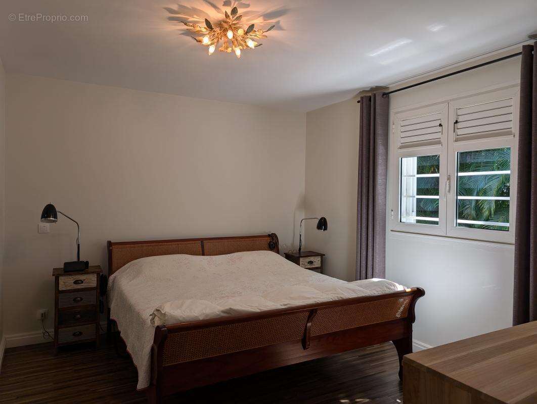 Maison à PETIT-BOURG