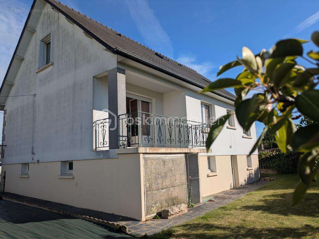 Maison familiale avec balcon et sous-sol complet – Centre-ville de La Guerche-de-Bretagne - photo 16