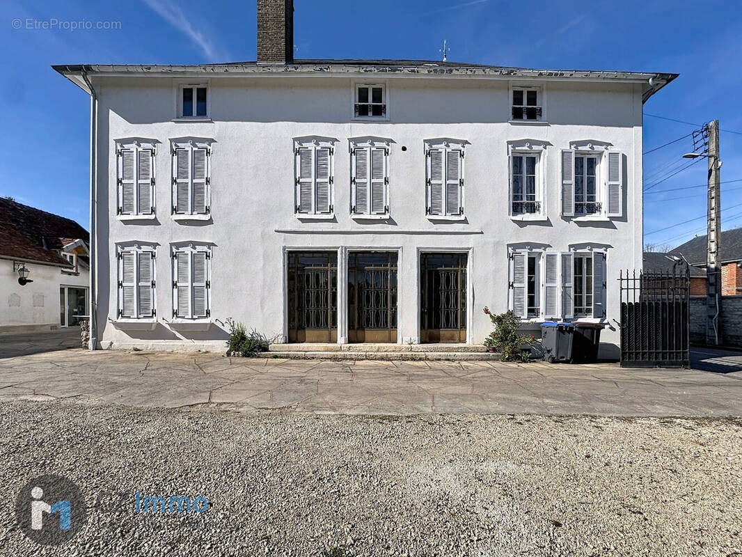 Photo 1 - Appartement à SAINT-JULIEN-LES-VILLAS