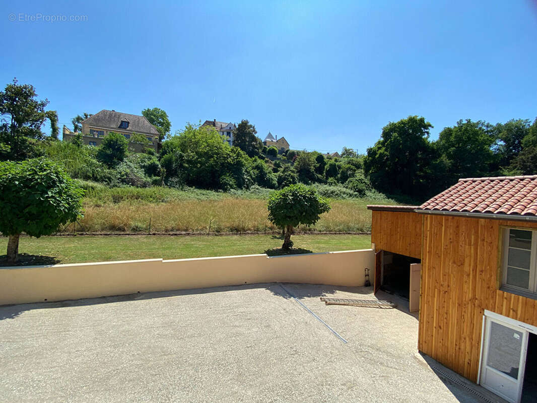 Maison à CARSAC-AILLAC