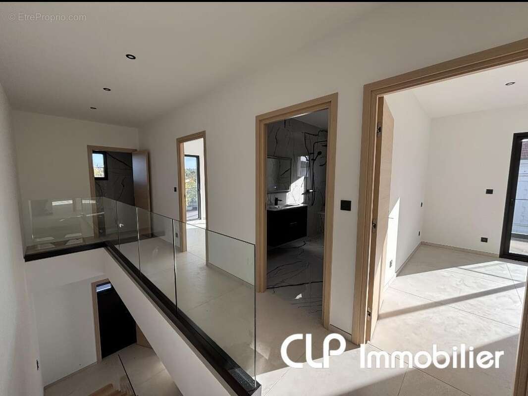 Maison 168 m² à Montelimar  - photo 3