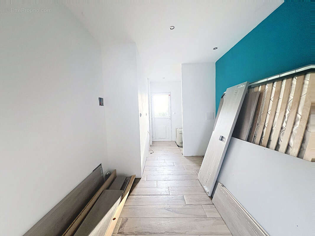 Maison à AMBILLOU-CHATEAU