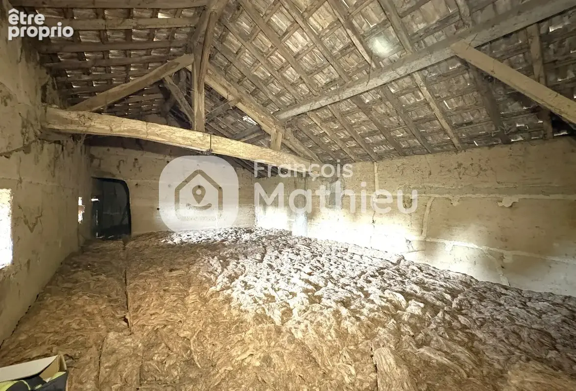 Saint-Etienne-sur-Chalaronne - Maison avec dépendances sur sa parcelle de 889 m2 - photo 10