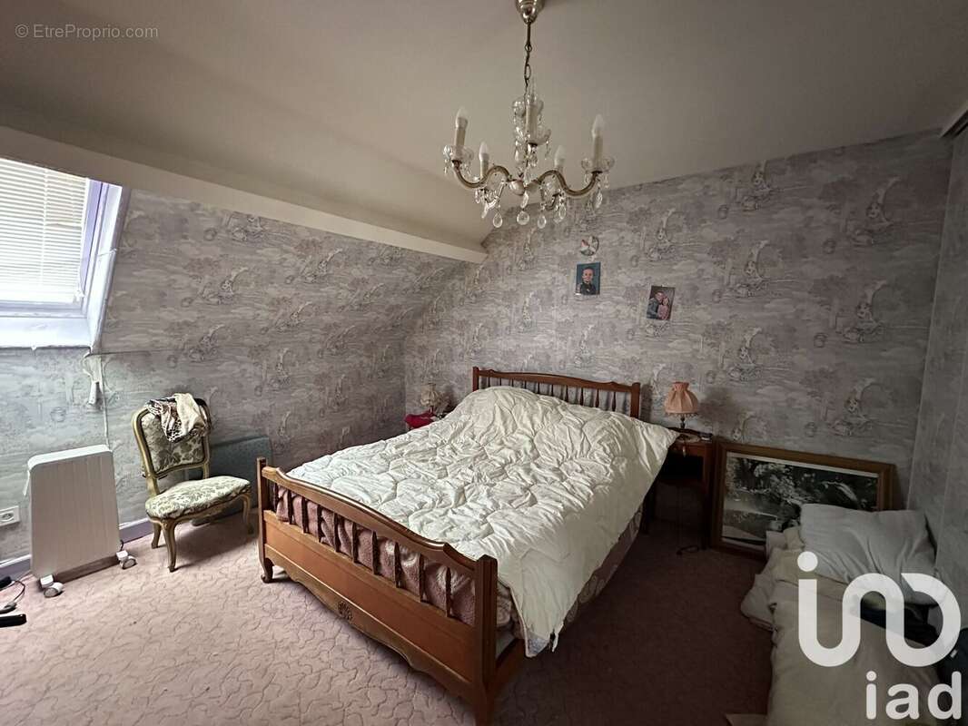 Maison 204 m² à Saint-Pierre-Des-Bois  - photo 9