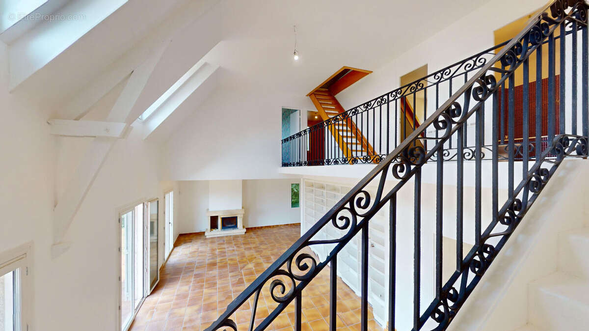 Maison à SAINT-NOM-LA-BRETECHE