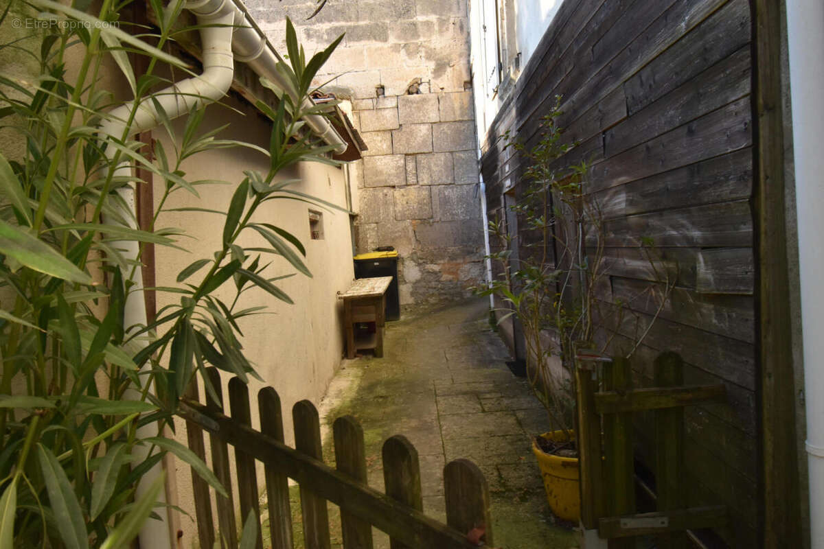 DSC_0002 - Maison à ANGOULEME