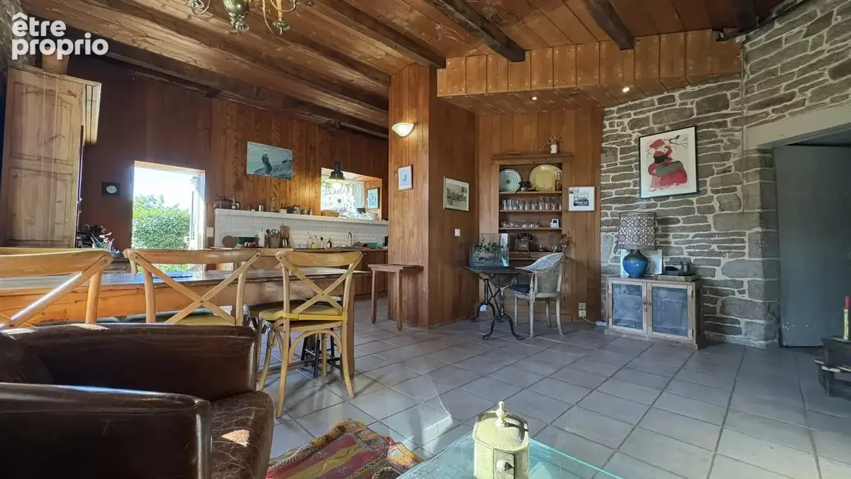 Manoir du xv ème avec dépendances - photo 3