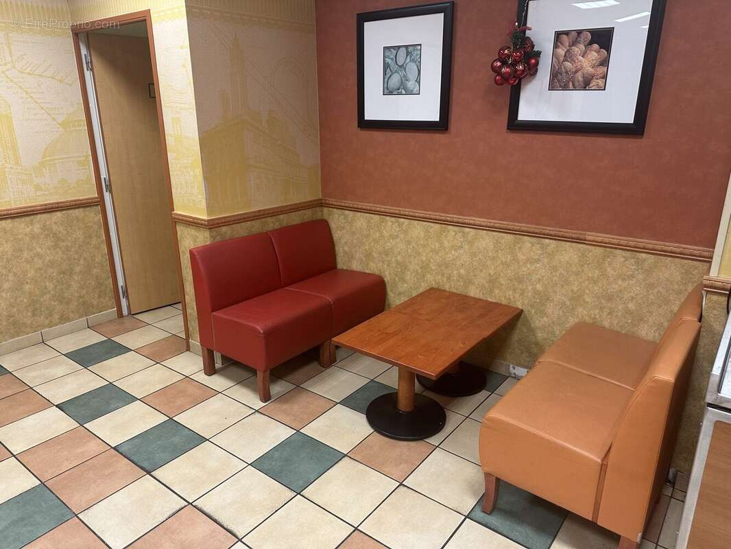 Autre à PONT-SAINTE-MARIE